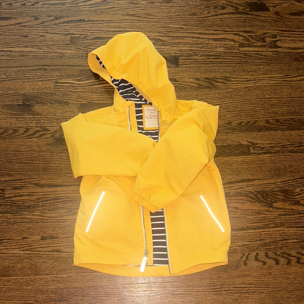 EUC Hanna Andersson size 8 wind/rain Yellow Hooded Jacket with Striped Lining